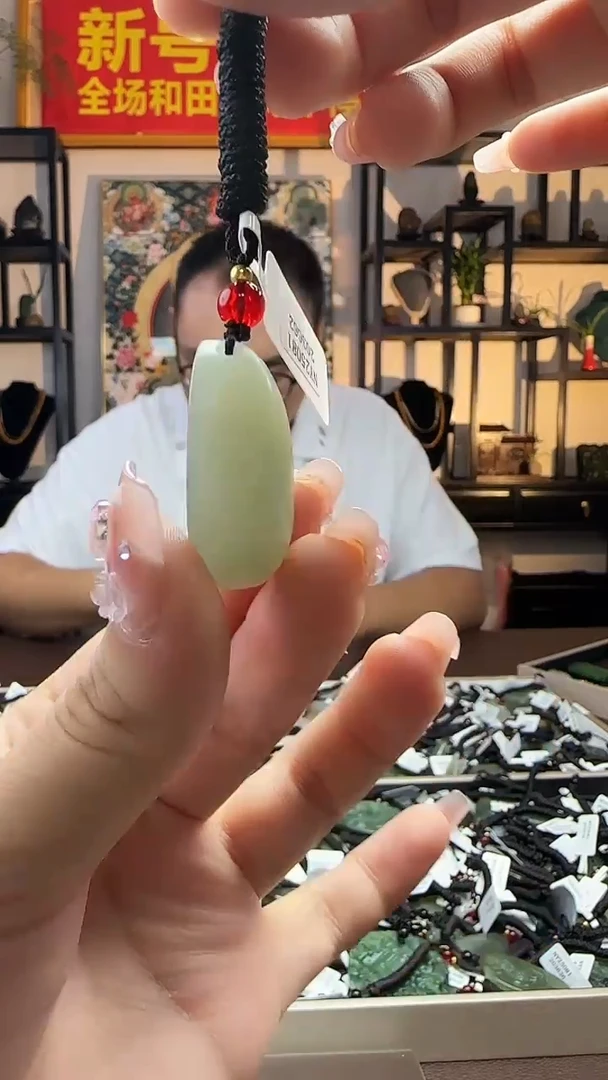 颈饰未镶嵌和田玉5374