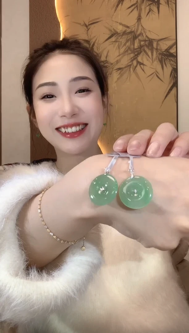 【闪购商品】翡翠吊坠(不含链)18K金镶嵌A23多样性发一件