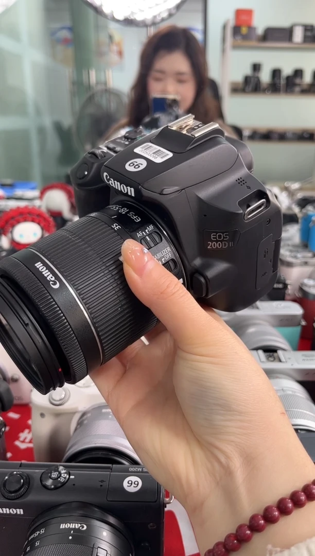 99新200d二代+18-55镜头