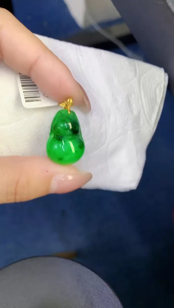 颈饰18K金镶嵌翡翠缅甸天然翡翠A货