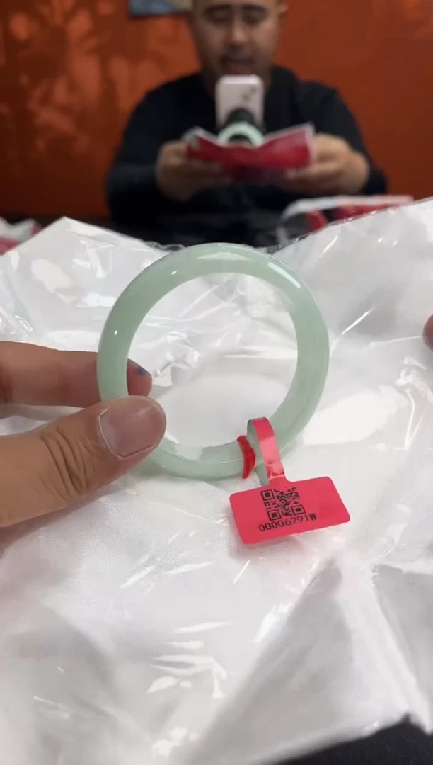 未镶嵌手镯翡翠翡翠手镯