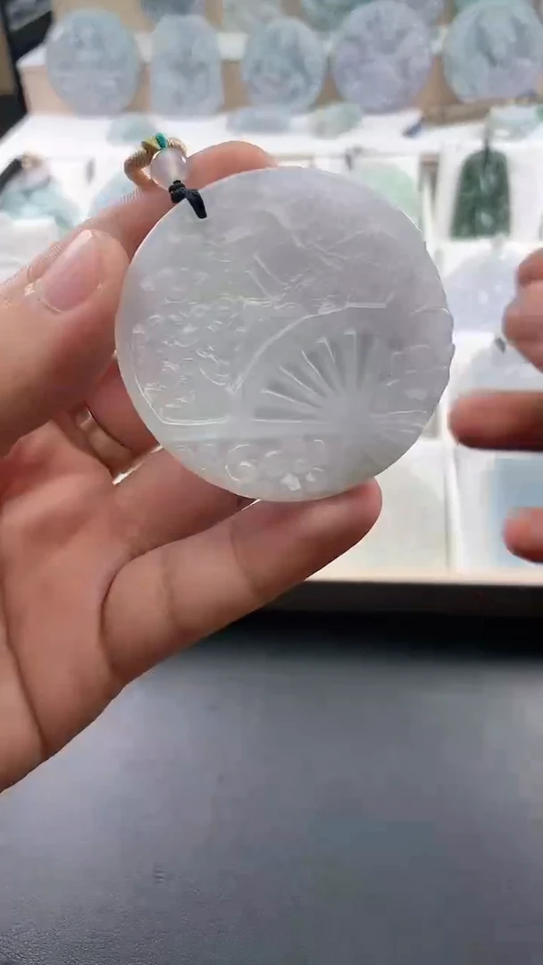 翡翠未镶嵌颈饰..../6/2/ 433