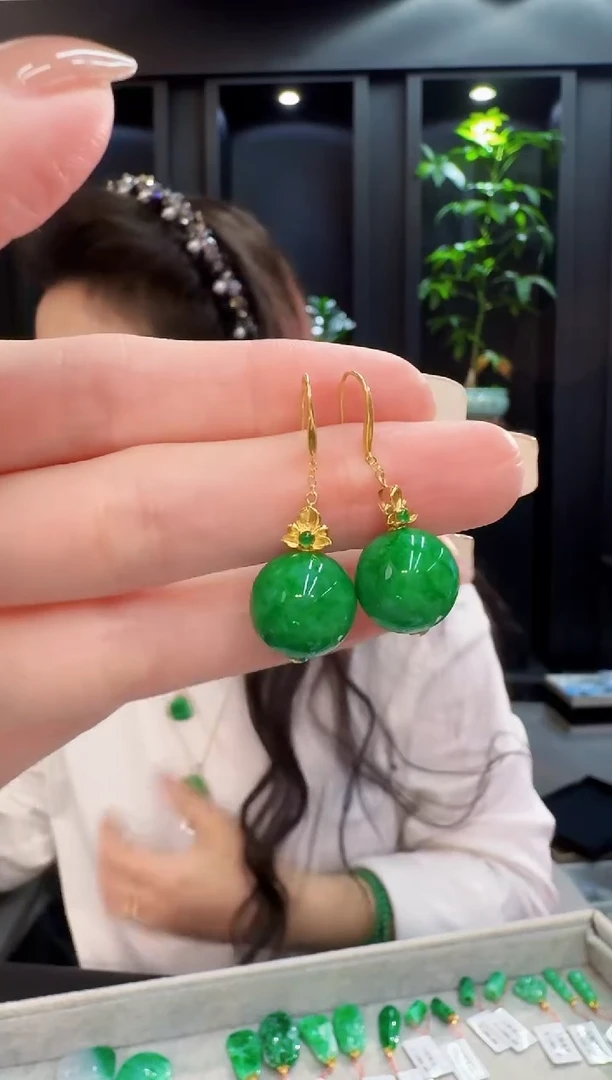 18K金镶嵌翡翠耳饰 缅料A货/支持复检/一件