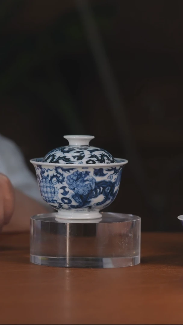 元青花双狮盖碗