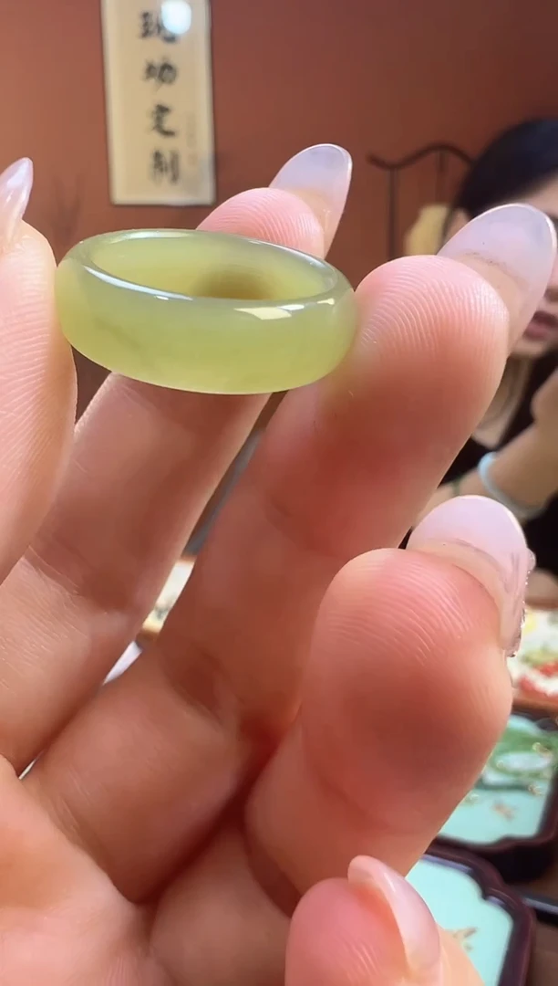未镶嵌戒指和田玉17