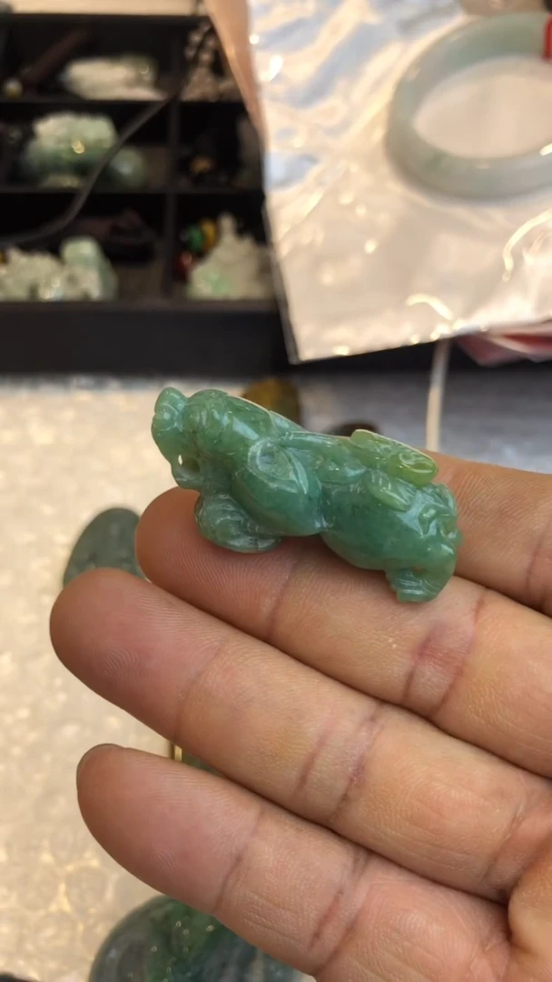 翡翠未镶嵌吊坠(不含链)貔貅