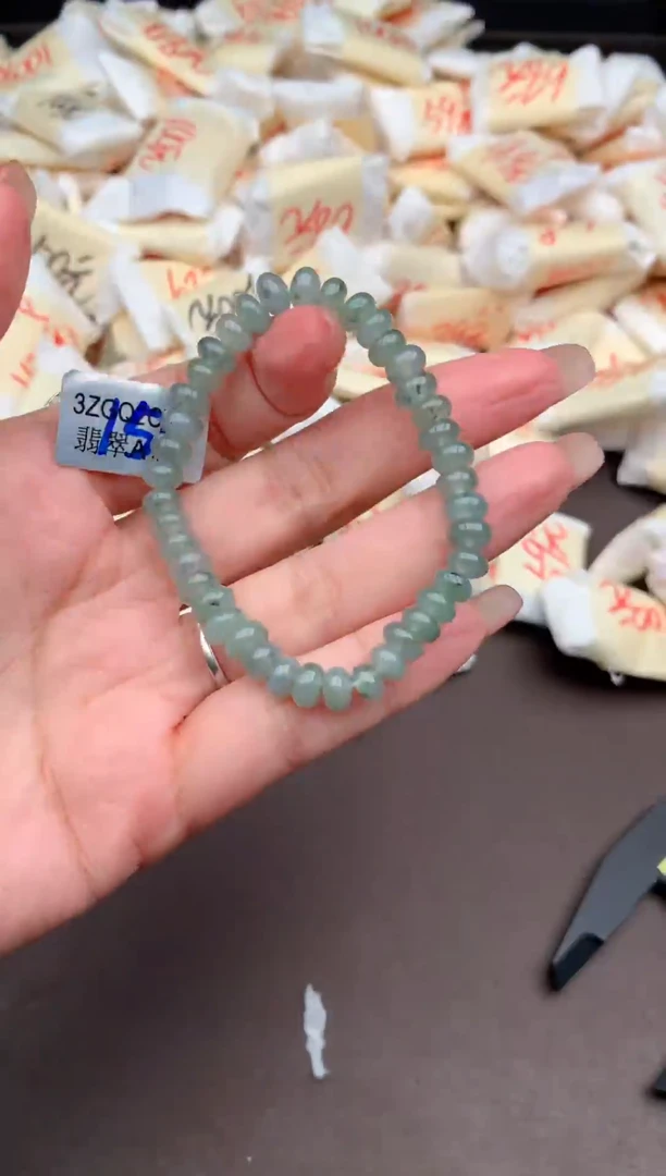 未镶嵌挂件翡翠—  福利