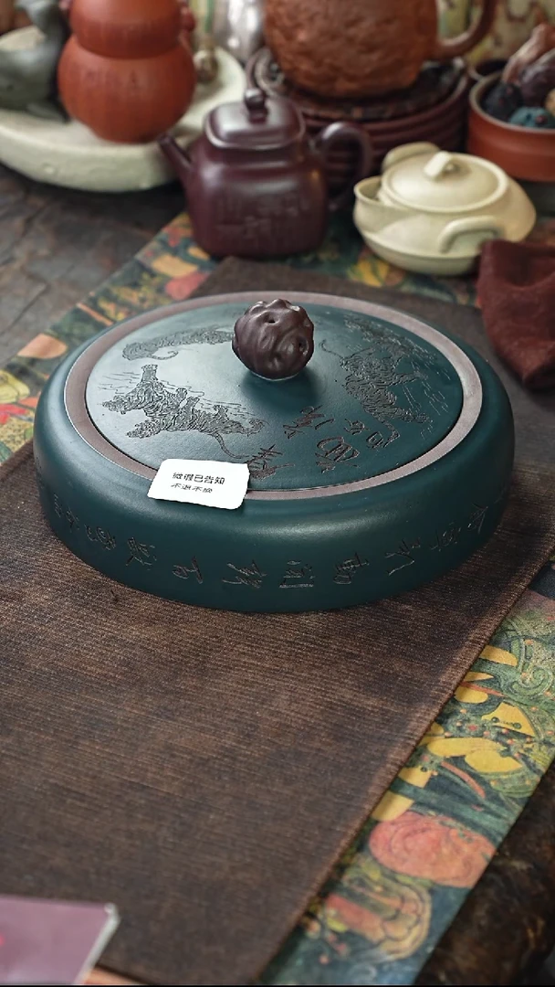 底槽清粉浆刻绘五虎图紫砂茶叶罐