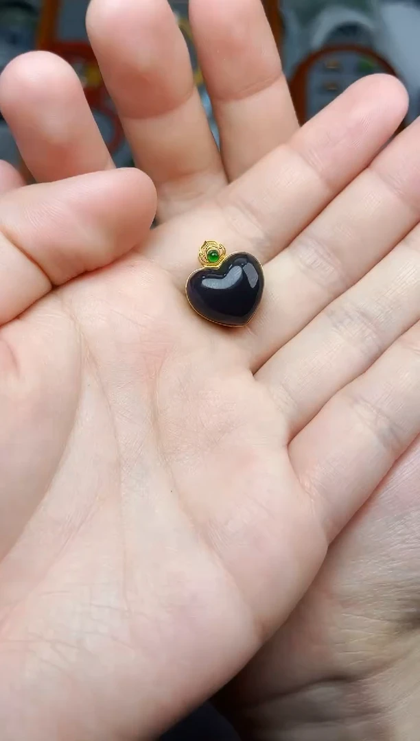 颈饰18K金镶嵌和田玉烟紫爱心06