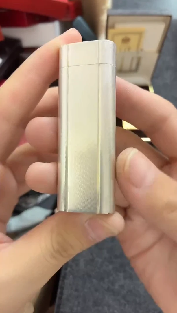 卡银色编织纹打火机