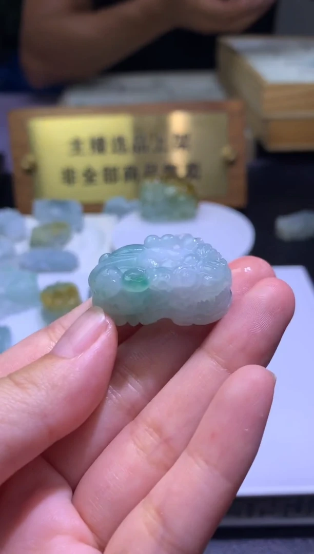 未镶嵌定制翡翠毛货