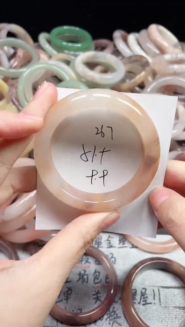 未镶嵌手镯石英质玉267