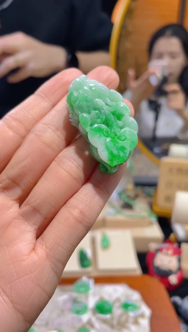 【闪购商品】翡翠颈饰未镶嵌假一赔三