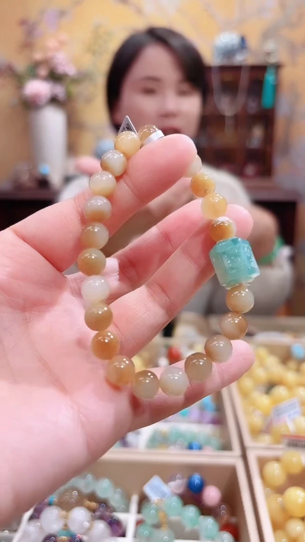 颈饰未镶嵌和田玉（糖玉）和田玉糖玉设计款