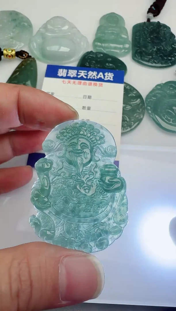 【闪购商品】翡翠吊坠(不含链)未镶嵌多样性随机发其一