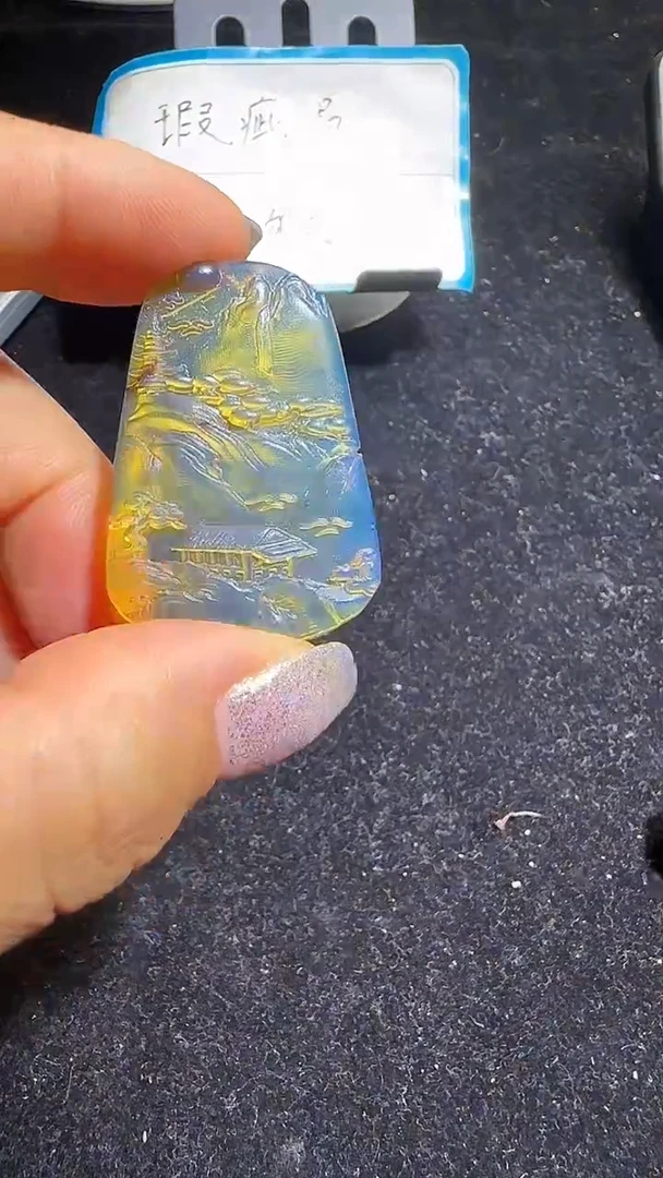 未镶嵌颈饰琥珀31