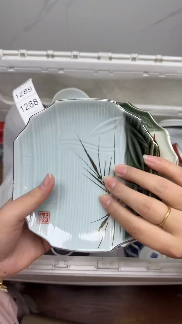 【闪购商品】1272回流瓷器默认微瑕，18.8包邮