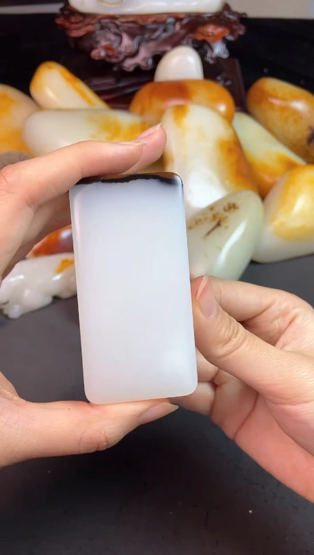 未镶嵌和田玉挂件醉****.和田玉