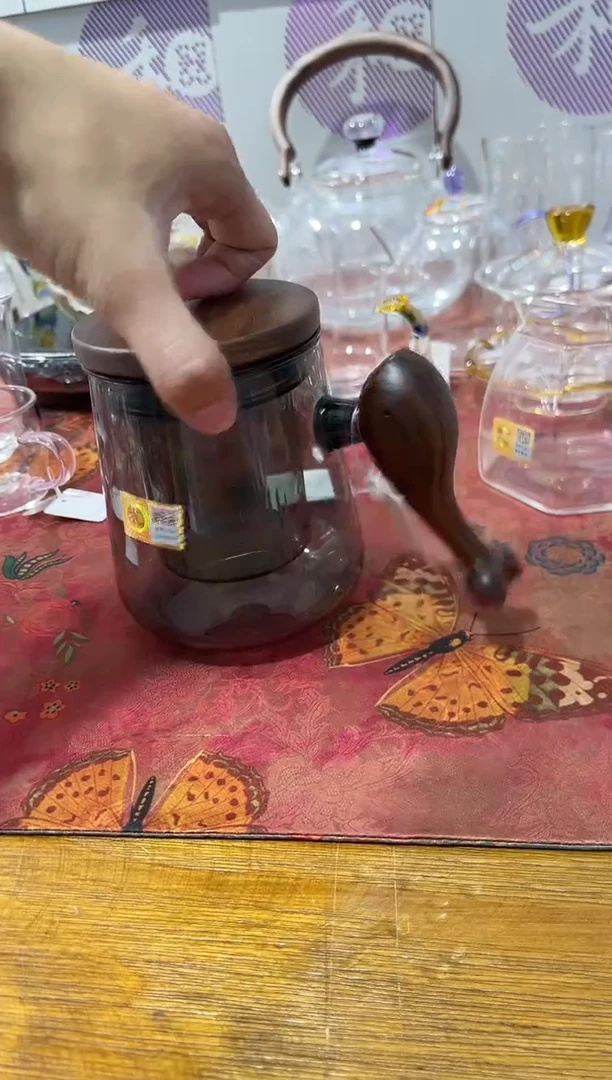 悦鲲办公杯。。。。。。。。