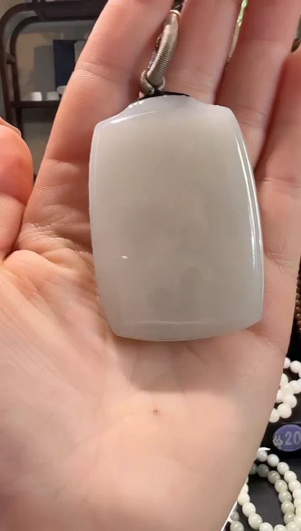 吊坠(赠链)未镶嵌和田玉新疆和田玉黑山料无事牌吊坠
