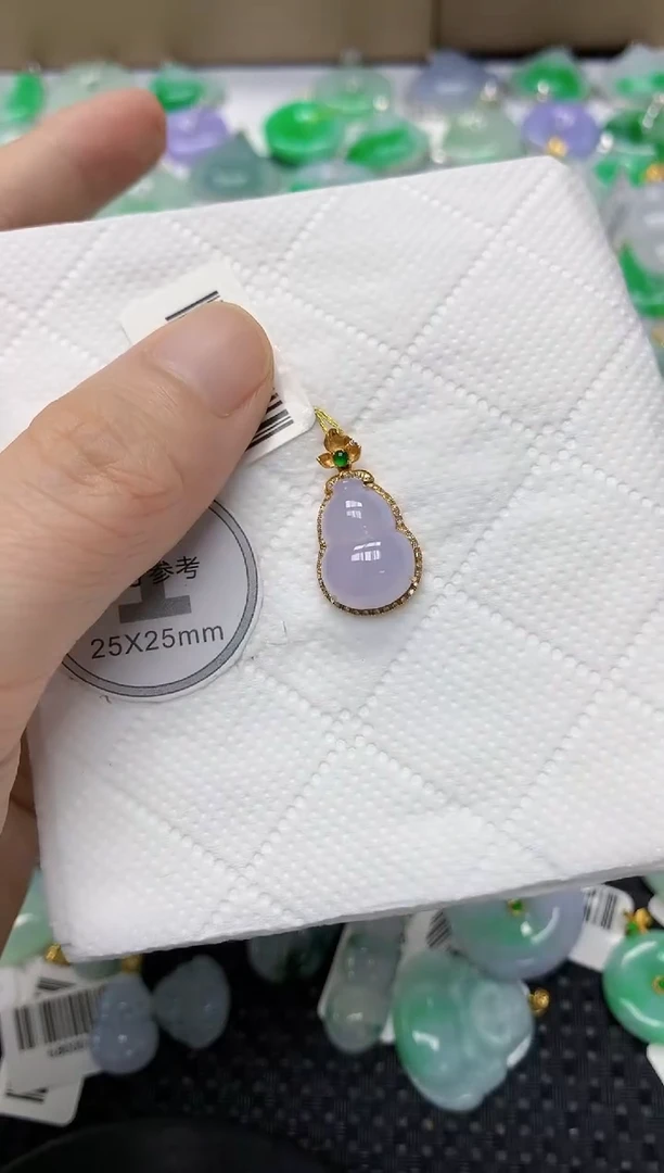 翡翠18K金镶嵌颈饰11111111