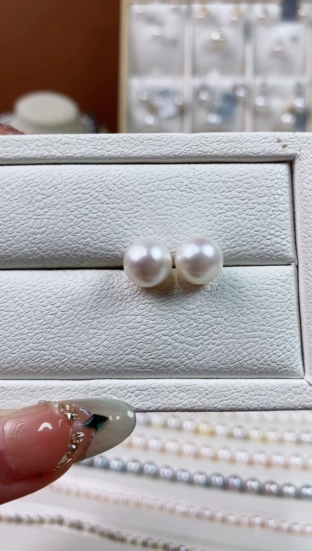 18K金镶嵌海水珍珠耳饰9-10澳白珍珠耳饰