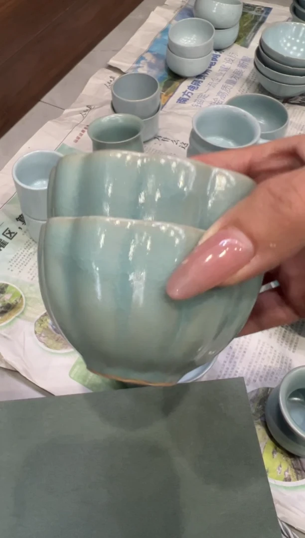 杯仿古天青花口杯一对瑕