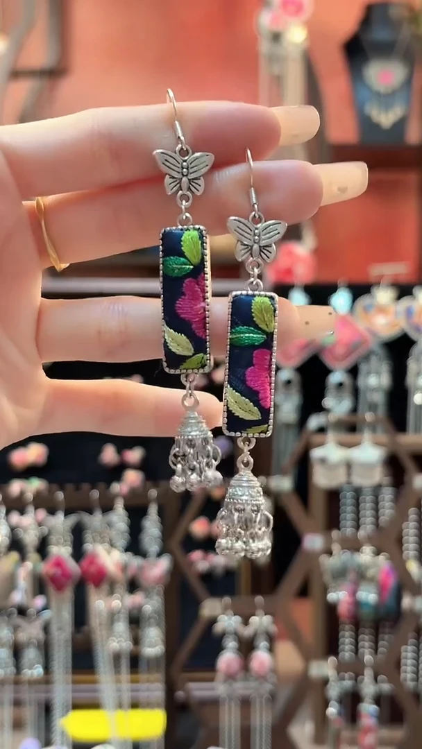 织绣云织谣民族风精美饰品 53