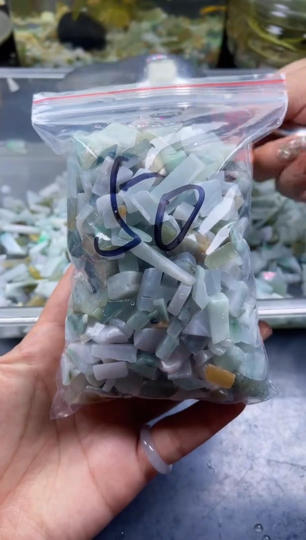 配石翡翠天然翡翠迷你500克50