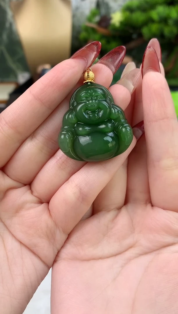 颈饰未镶嵌和田玉吊坠