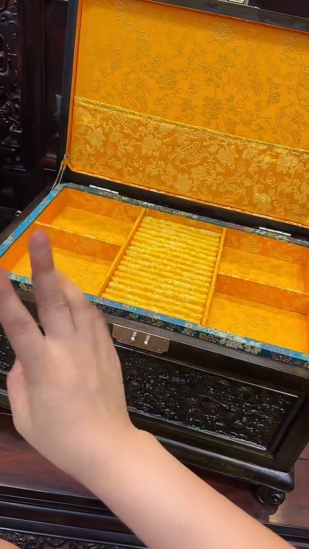金丝楠金丝楠木----踩珠嫁妆箱