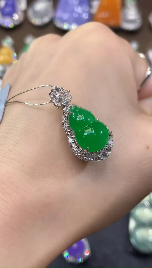 套链18K金镶嵌翡翠D83