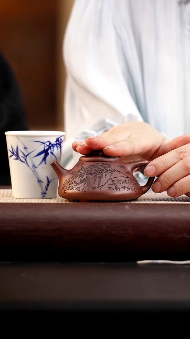 茶壶紫砂底槽清三绝石瓢