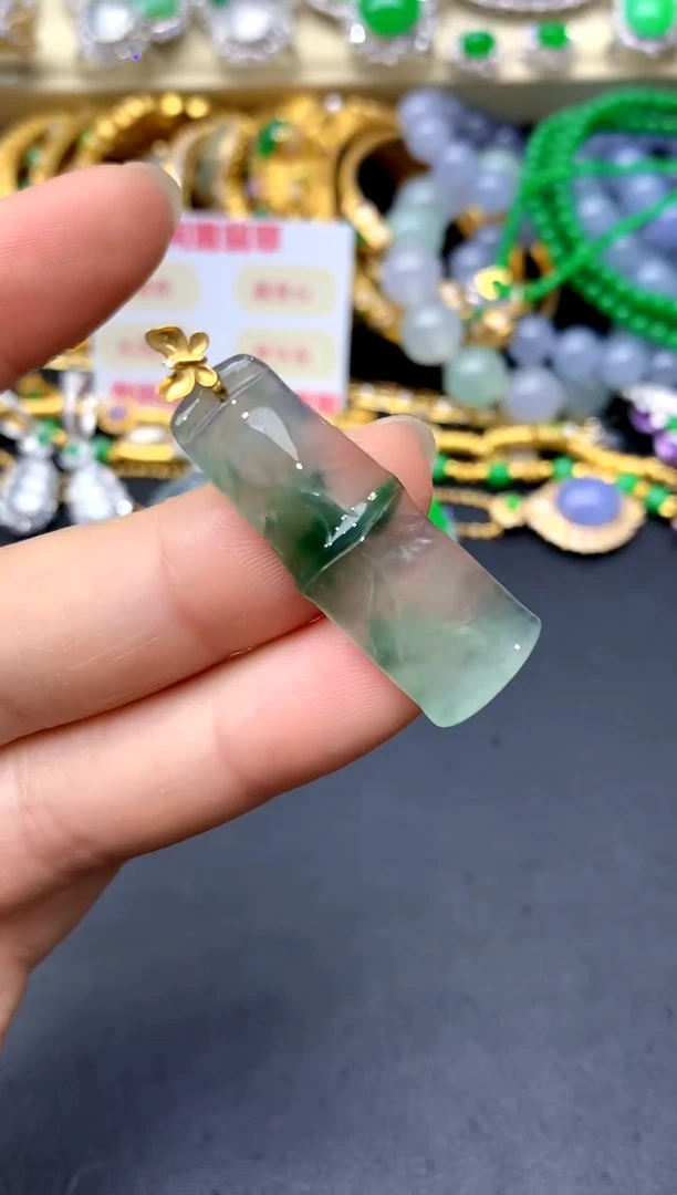 颈饰18K金镶嵌翡翠新*133 -中国好珍宝