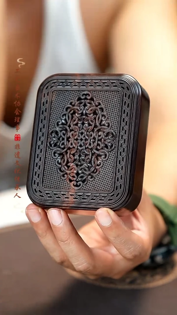 檀香紫檀（小叶紫檀）极致精雕文盒