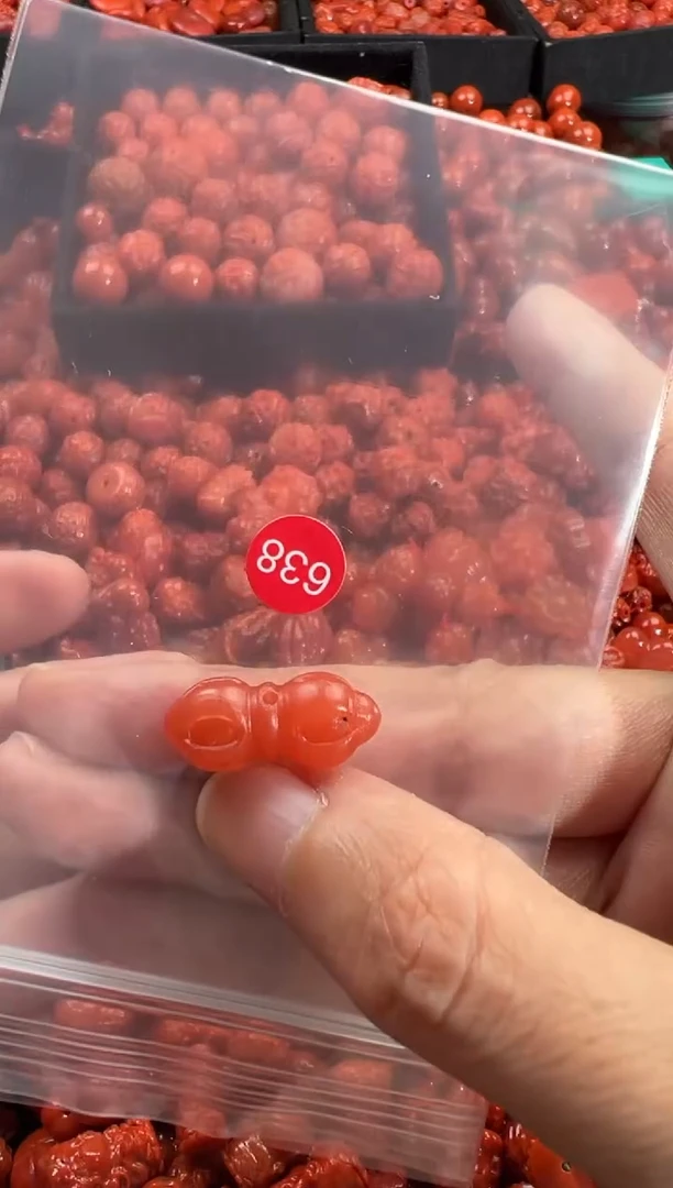 颈饰未镶嵌南红玛瑙1