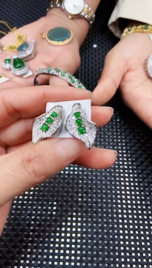 【闪购商品】翡翠耳饰未镶嵌11111111