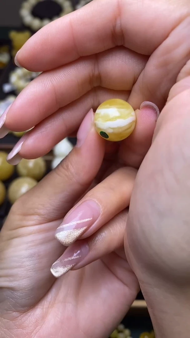 未镶嵌琥珀裸石葵. 6