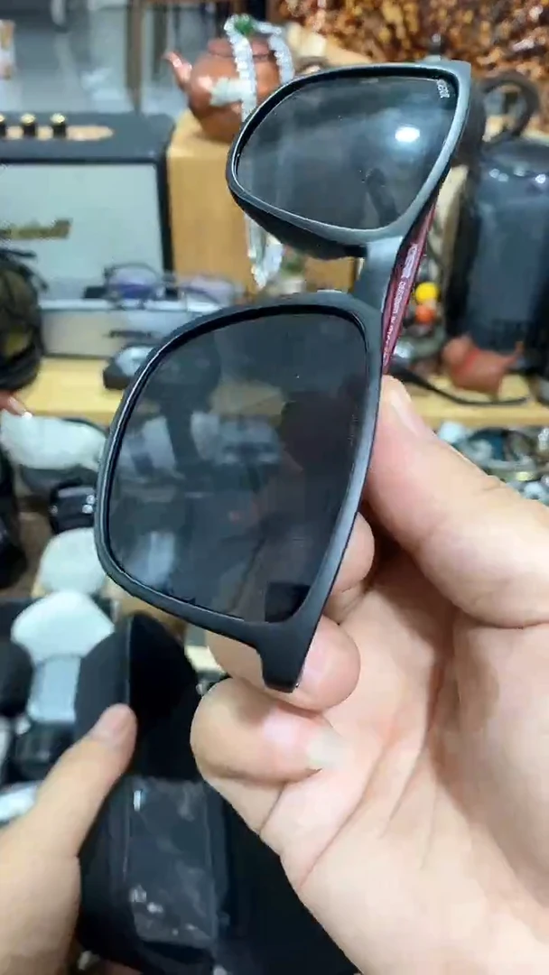 瓷片闪购商品   如图所示