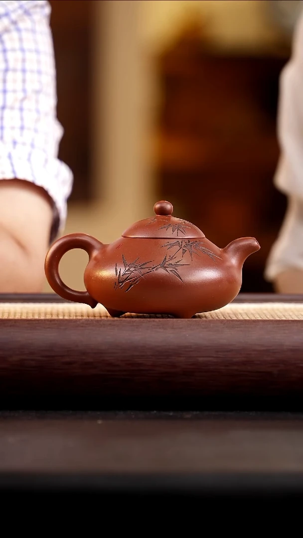 茶壶紫砂红皮龙三足玉乳