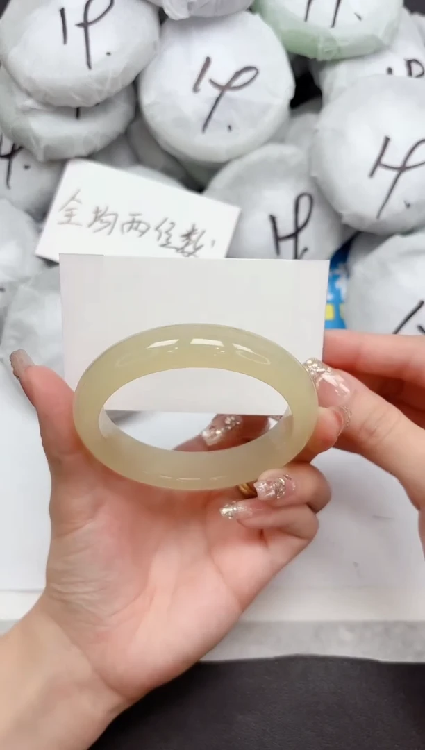 未镶嵌手镯石英质玉38-60.1