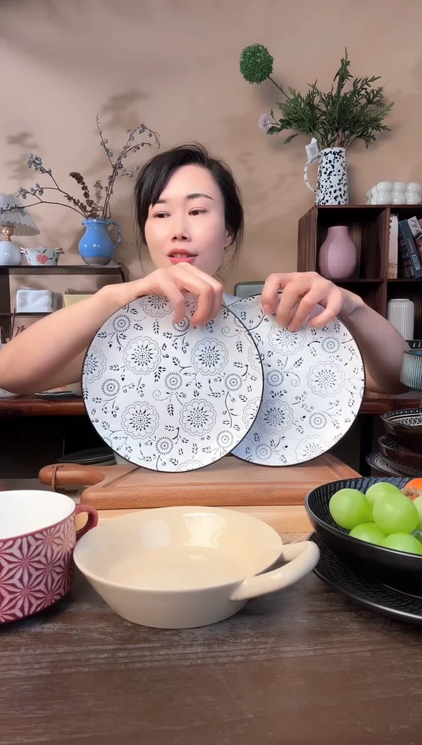 8.3英寸手绘花盘2只微瑕