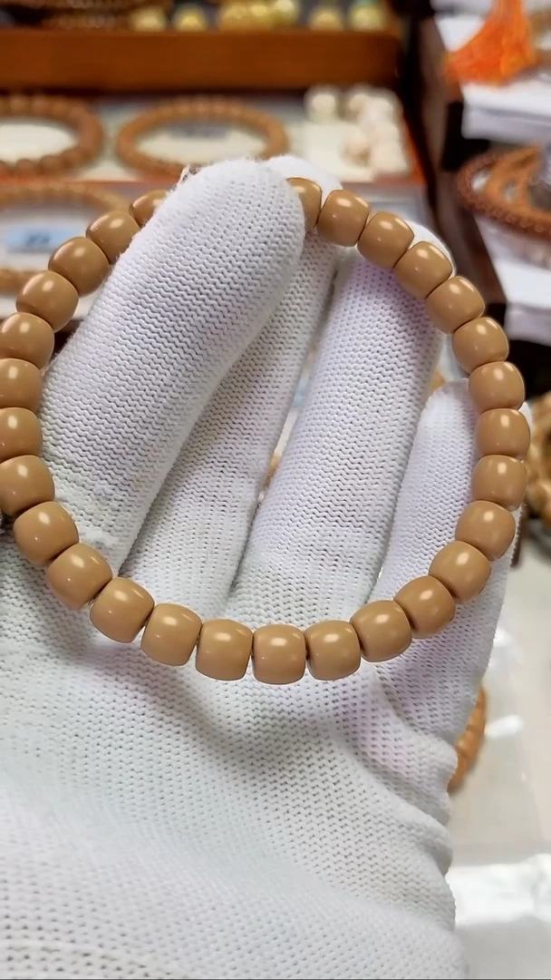 【闪购商品】橄榄核吊坠树王核尖76