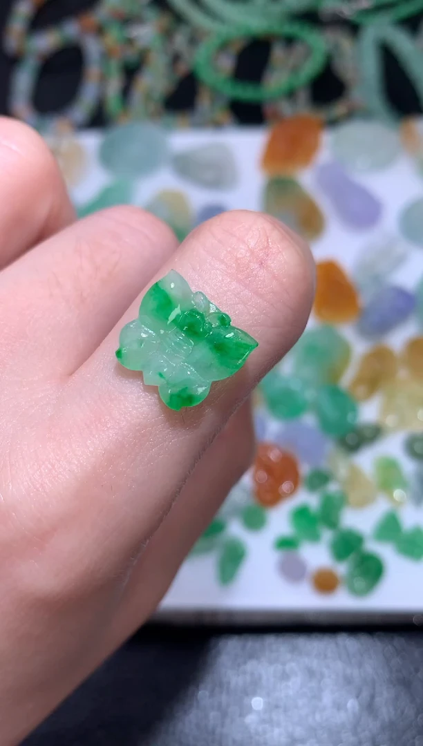 未镶嵌定制翡翠蝴蝶