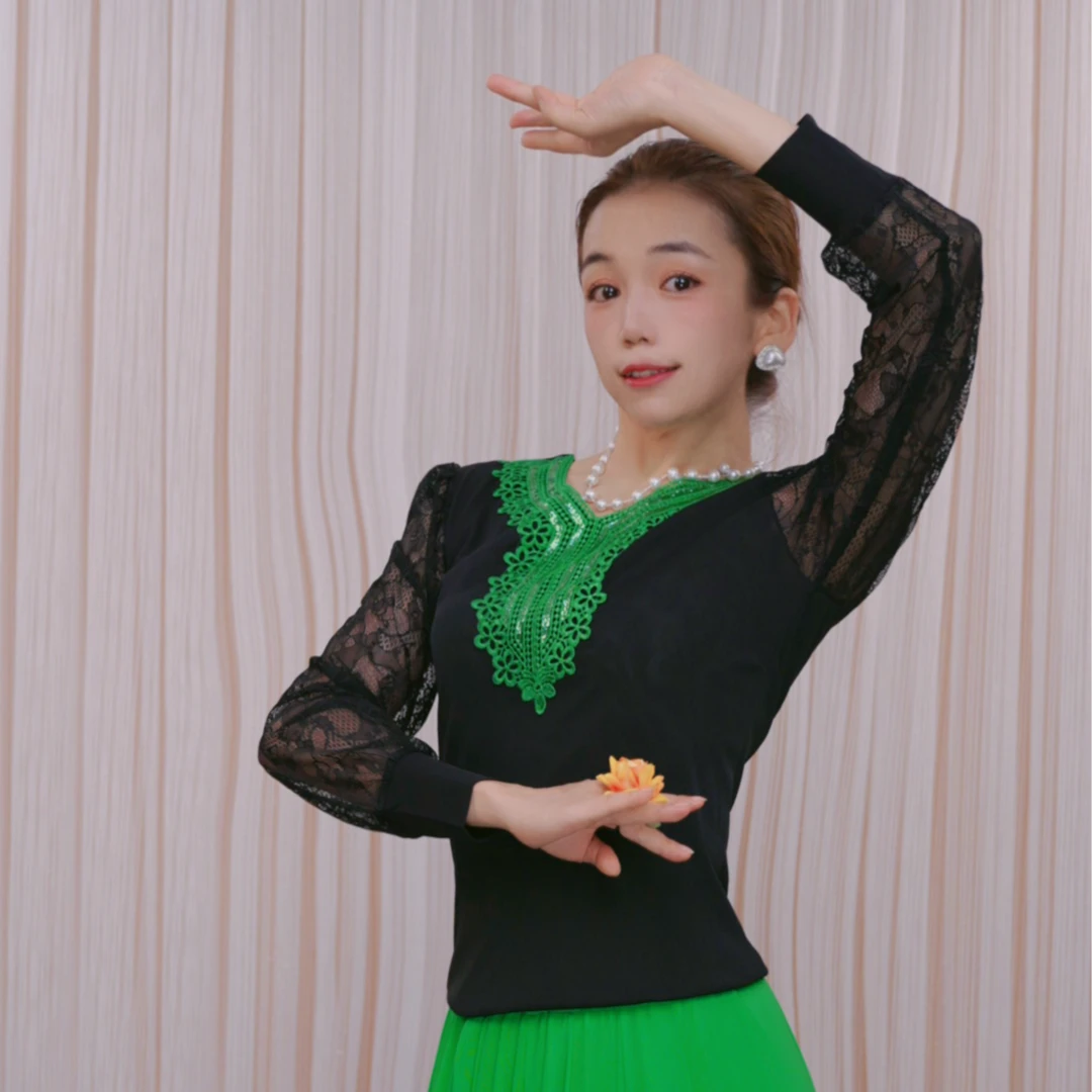 黑色新品刺绣双层打底上衣长袖新疆舞广场舞民族风百搭时尚女士