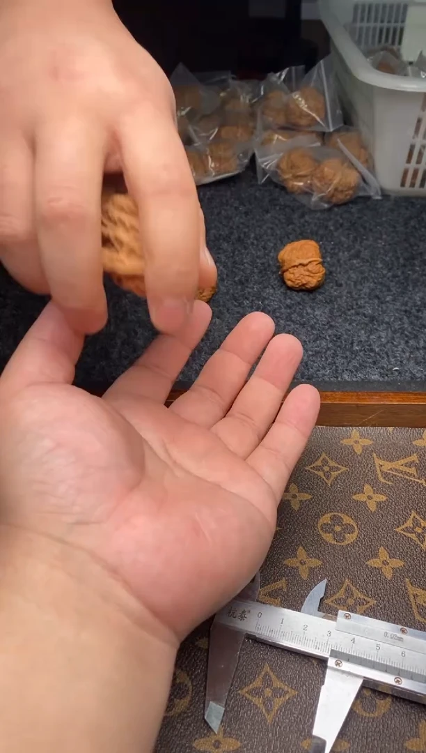 把件文玩核桃b43号42 尺虎头