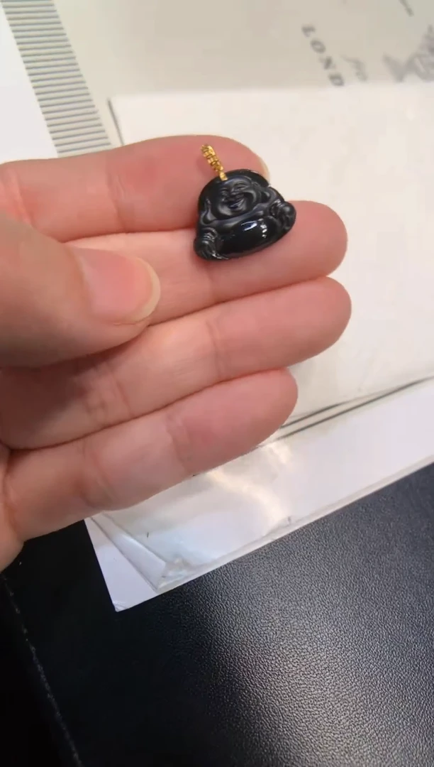 颈饰18K金镶嵌翡翠佛公