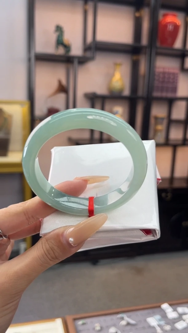 未镶嵌手镯翡翠手镯