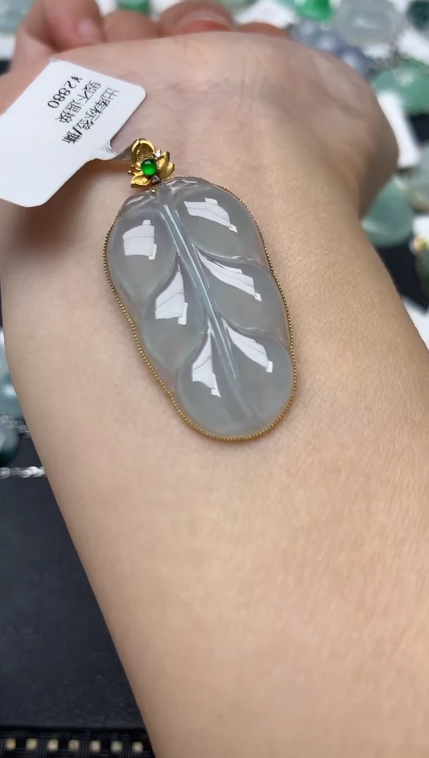 颈饰18K金镶嵌翡翠天然缅甸A货翡翠