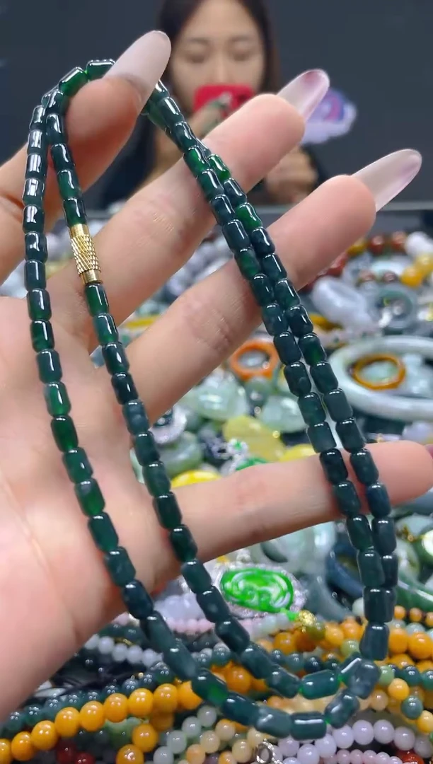 颈饰未镶嵌翡翠4MM/G/翡翠A货，一件也是批发价